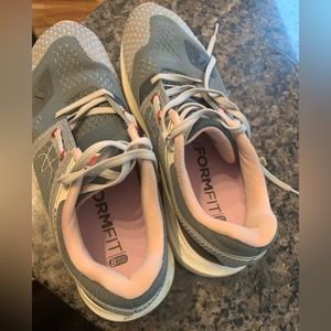 Karhu Women’s sneakers size 8